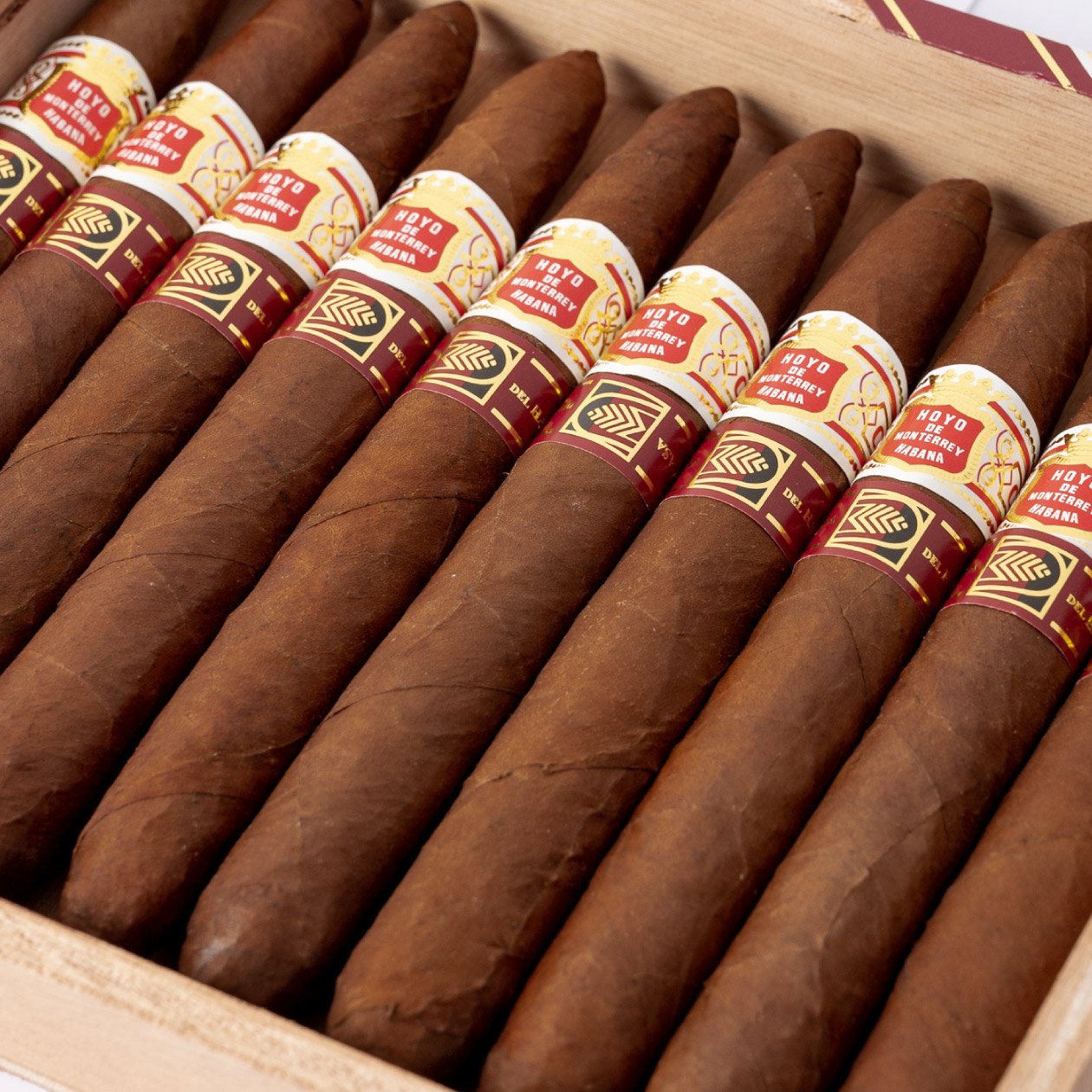 Hoyo de Monterrey Elegantes LCDH (10) - Image 2