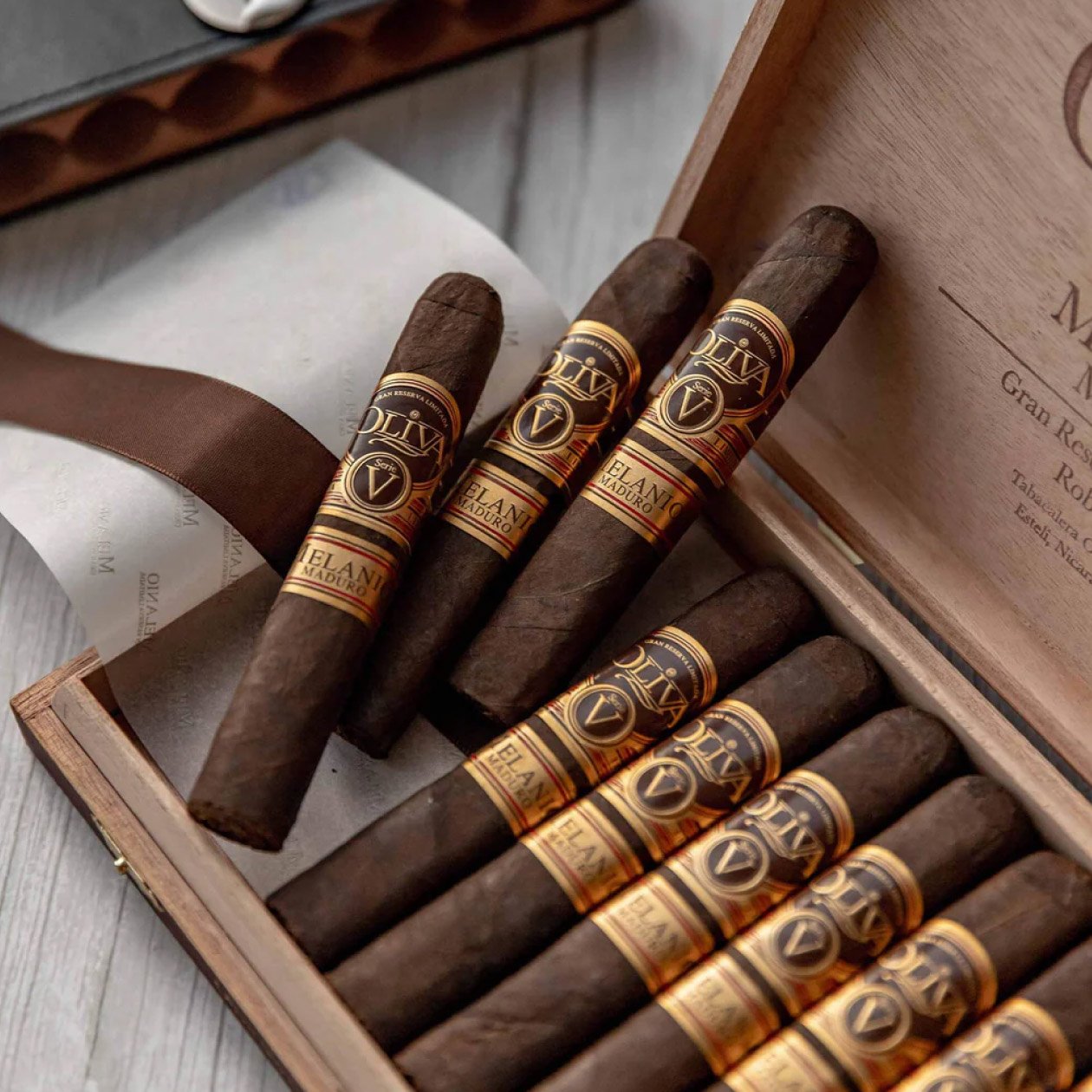 Oliva Serie V Melanio Maduro Robusto (10) - Image 2