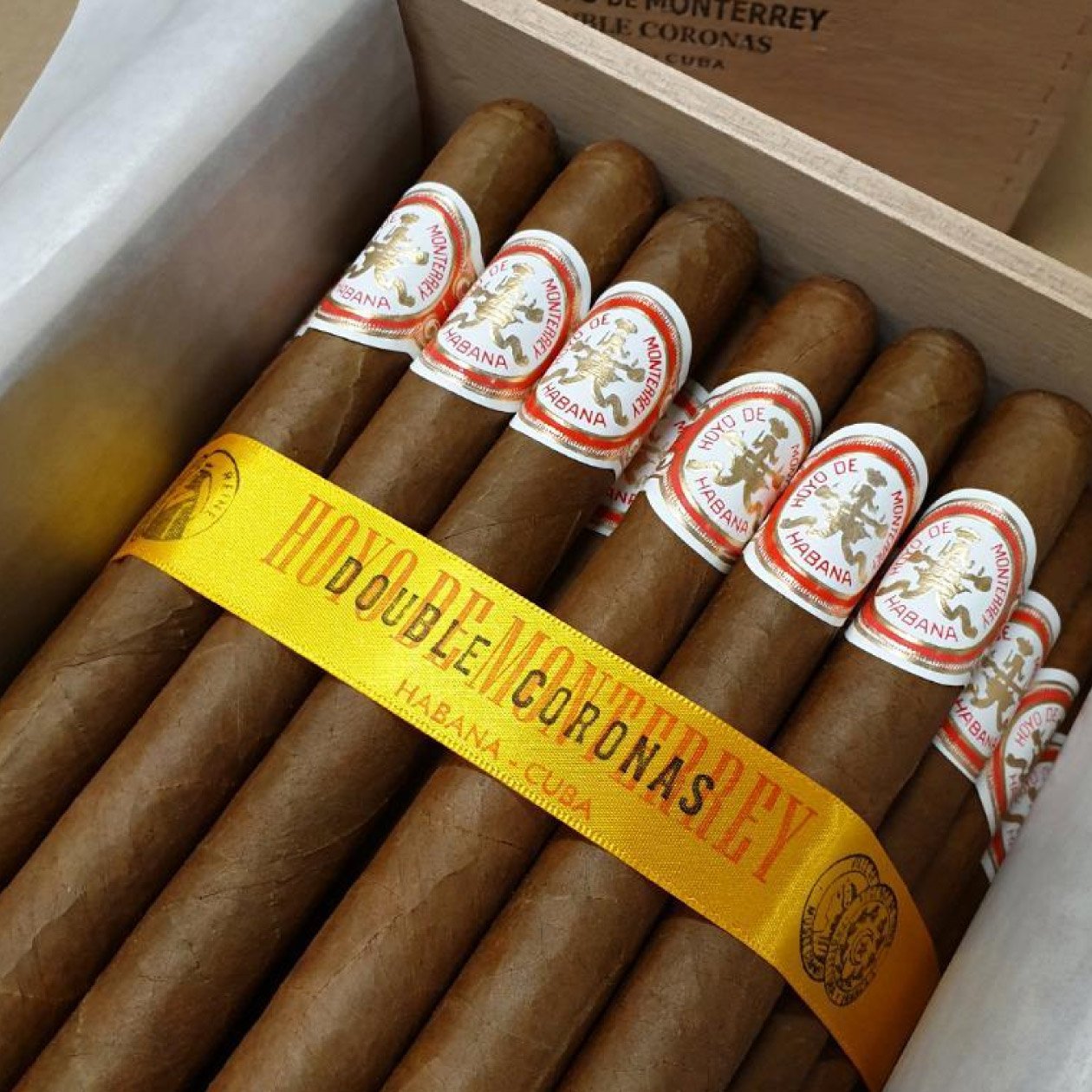 Hoyo de Monterrey Doble Corona Cabinet (50) - Image 2